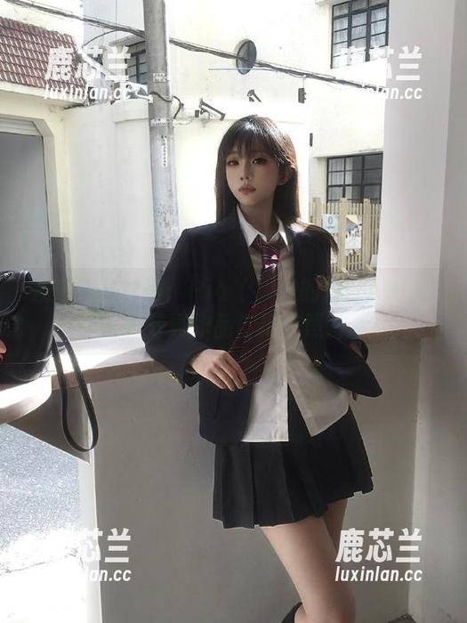 发现艺术之美：Pia (피아)的[DJAWA]三文鱼写真作品与精美照片.txt